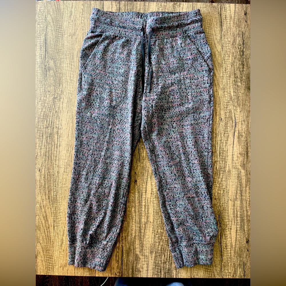 Lululemon jogger size 6